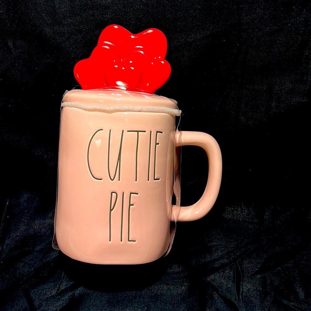 Rae Dunn Cutie Pie mug with topper